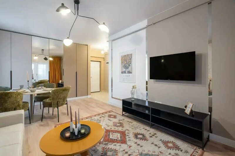 Apartament 2 camere  Vanzare - Mobilat cu Designer   Direct Propietar